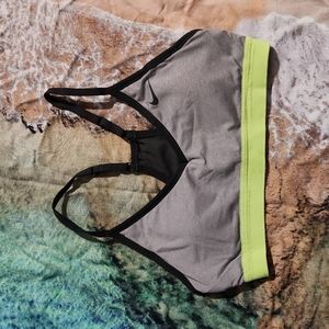 nike ▪︎sports bra
